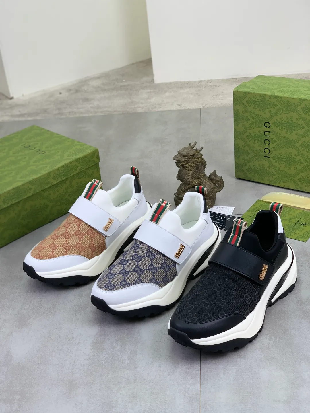Men's Men's Shoes P440 💰[New Style] 🆘 The latest model from Gucci's official website🎁Classic casual and fashionable men's shoes👟Hot style💥The style is simple and elegant, exclusive for trendy men. Unique official website latest brand elements👑Gucci original decoration, fashionable and generous, the fabric is made of original soft calfskin➕Comfortable soft sheepskin lining ✅The official website specifies wear-resistant foam outsole_full of elasticity, classic model taken in real life🎬Color: 3️⃣colors available😍Number: 38-44